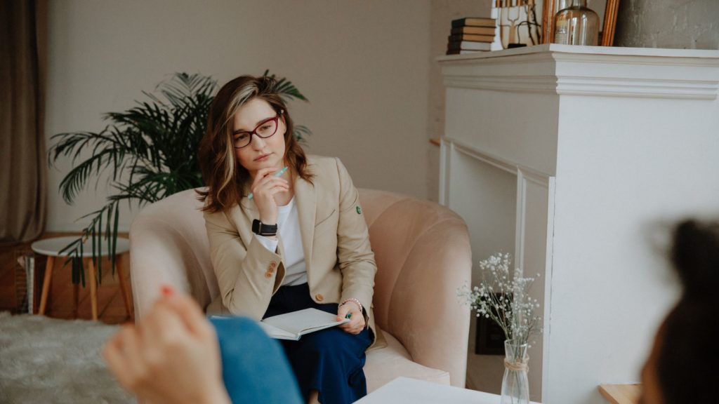 EMDR therapist providing phase 1 assessment