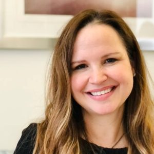 Image of Ashira Gobrin, psychotherapist and counselling intern in the Burlington Ontario therapy office